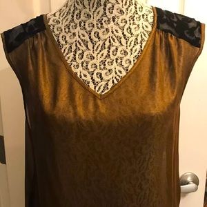Gold Elegant-modern Sleeveless Decree Top.Small.